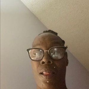 Meet your Posher, Cecilia